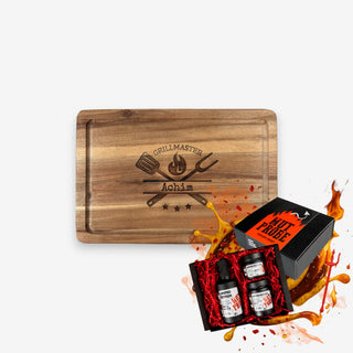 Geschenkset Schneidebrett aus Akazienholz Motiv Grillmaster und Mutprobe Box mit Senf, Chili & BBQ-Sauce