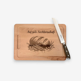 Personalisierbares Schneidebrett aus Buchenholz mit Brotmesser