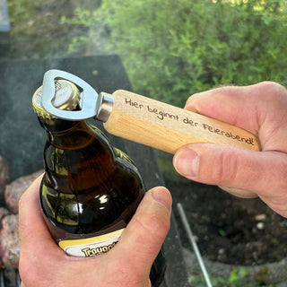 Flaschenöffner mit Griff aus Holz