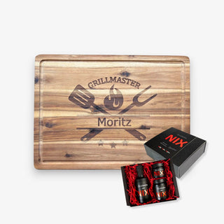 Geschenkset Schneidebrett aus Akazienholz Motiv Grillmaster und Wir schenken uns NIX Geschenkbox mit Senf, Grill Sauce & Gewürzsalz