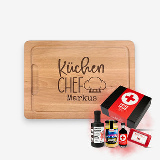 Geschenkset Schneidebrett aus Buchenholz Motiv Küchenchef und Erste Hilfe Geschenkbox mit mit Senf, Grill Sauce, Likör und Schokolade